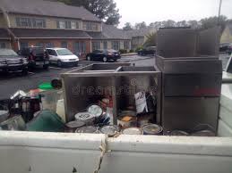 Best Estate Cleanout  in Waverly, IL